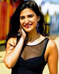 Aahana Kumra